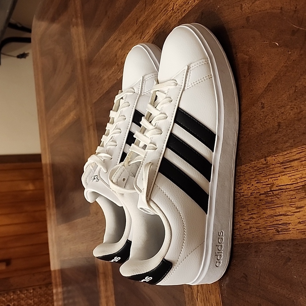 Womens Adidas Grand court sneakers